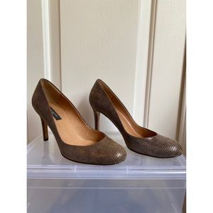 Ann Taylor Tan Leather High Heel. Size 6M